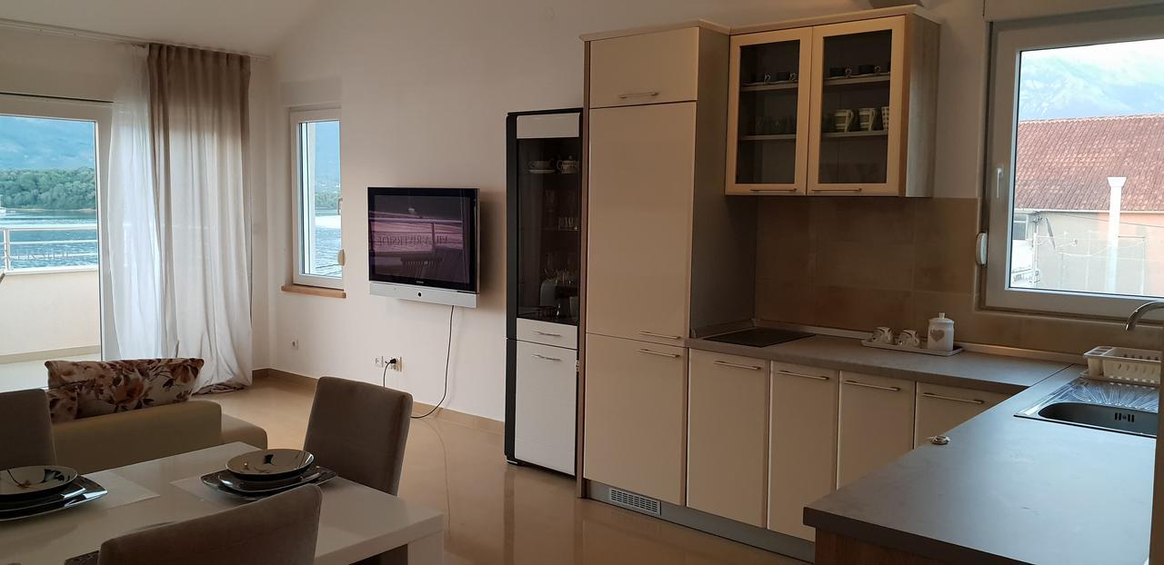 Riverside Villa Tivat Buitenkant foto