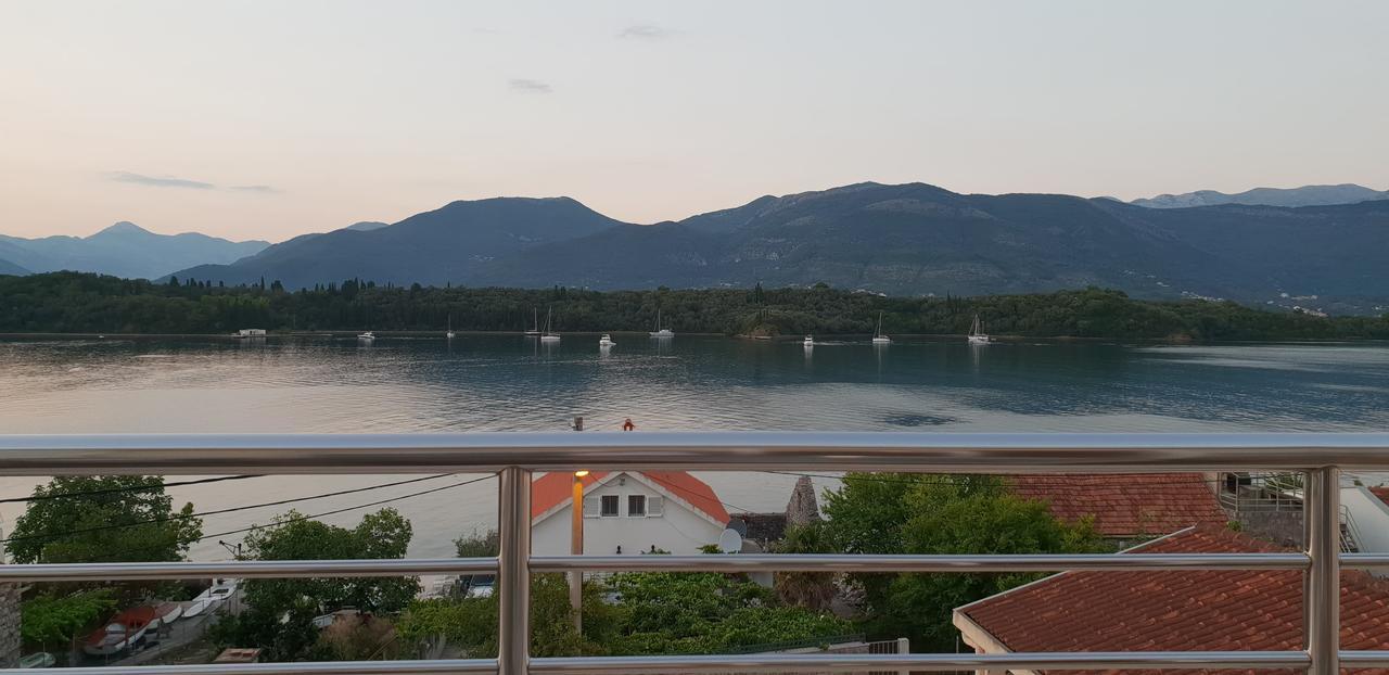 Riverside Villa Tivat Buitenkant foto